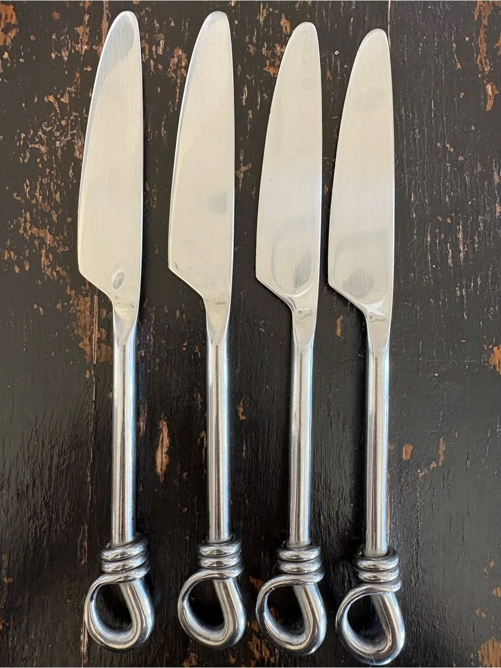 Gibson CUOMO Stainless DINNER KNIVES Open Ring Tip 18/8 Glossy Flatware Set of 4